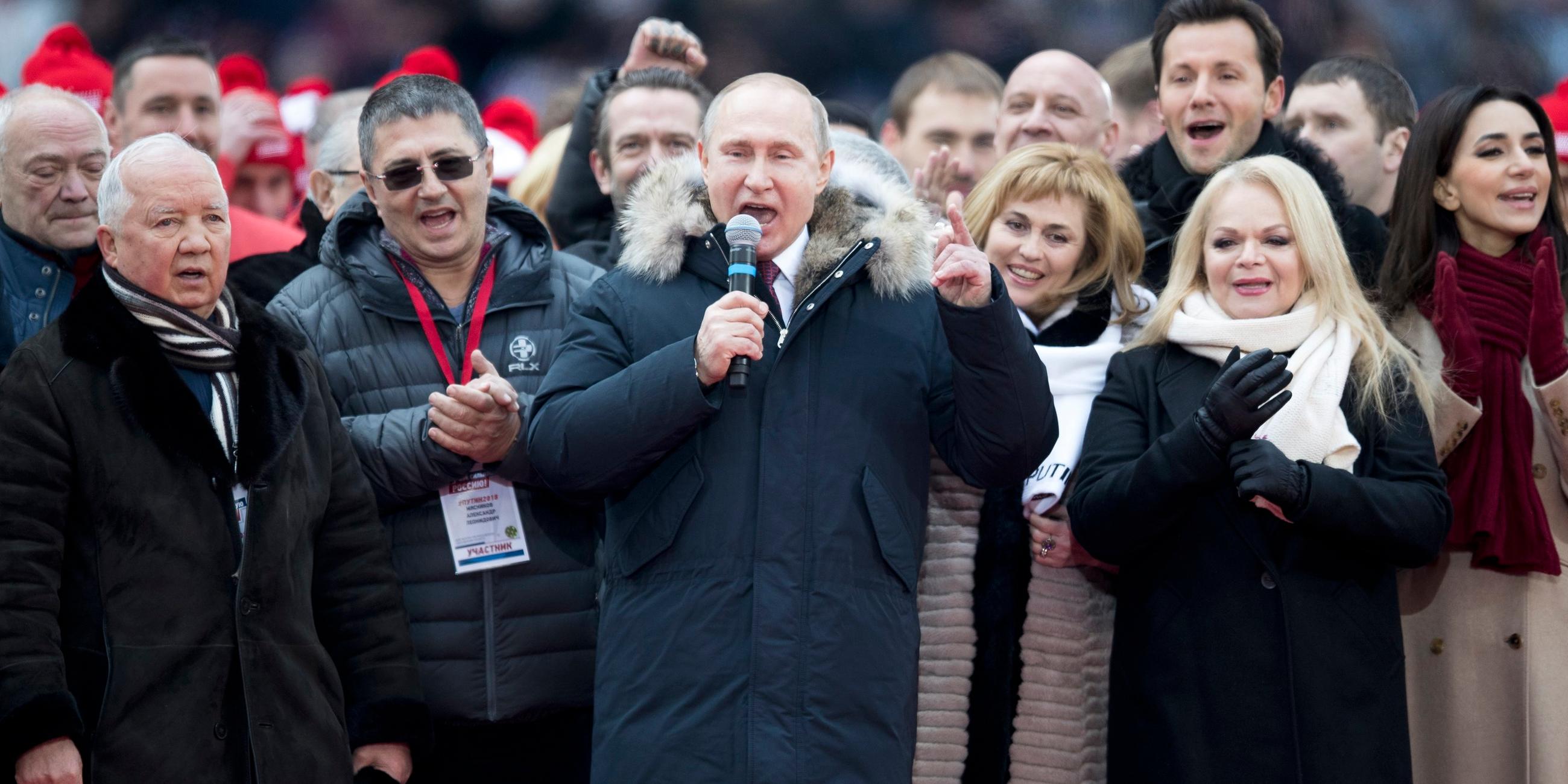 Der russische Präsident Wladimir Putin redet bei einer Wahlkampfveranstaltung in Moskau.