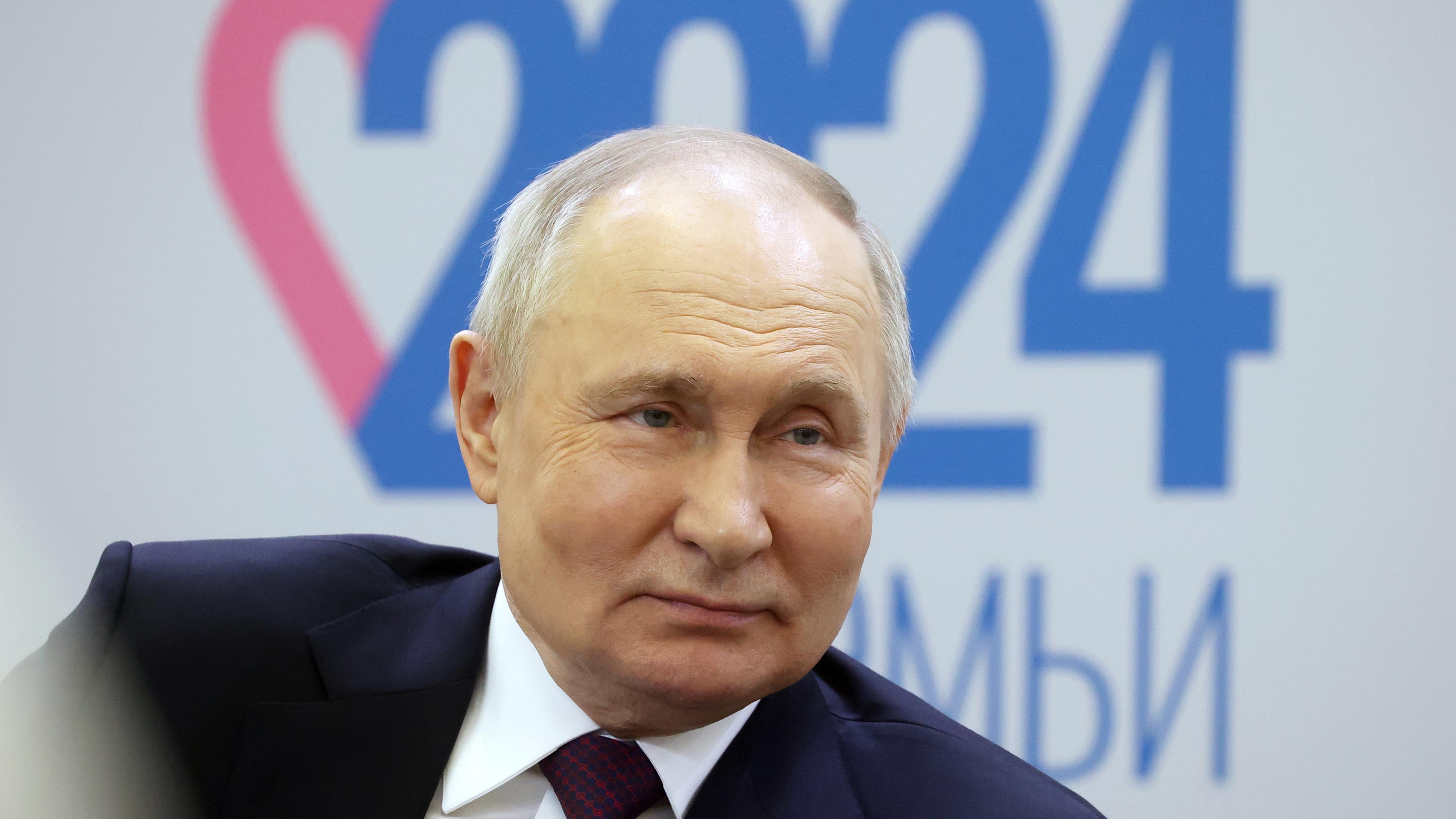 Russlands Präsident Putin beim Besuch des Familien Forums in Moskau