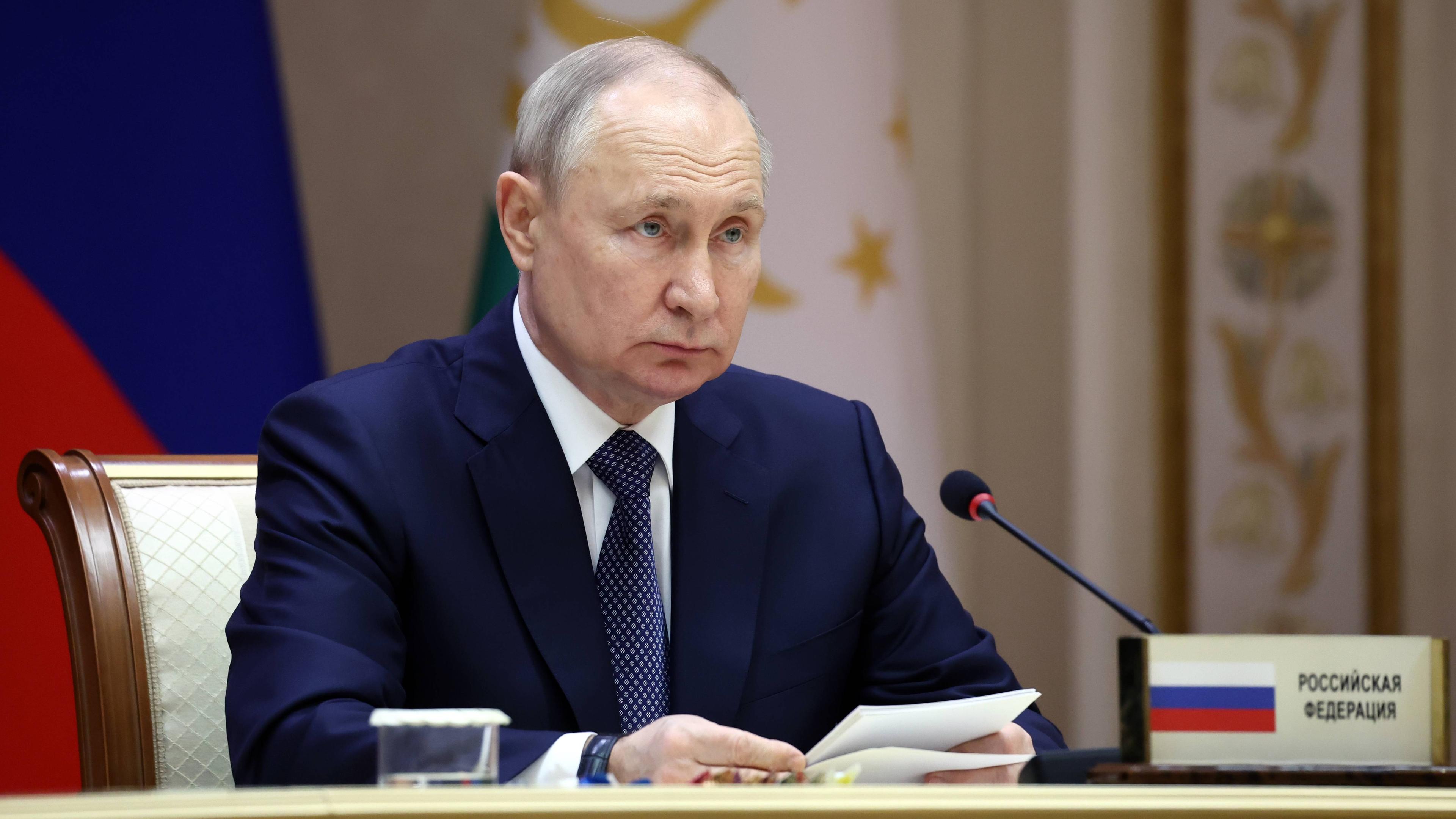 Putin bei einer Besprechung in Minsk.
