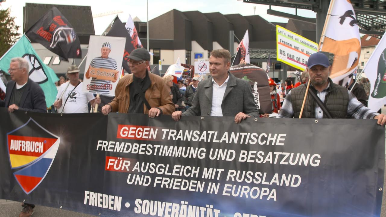 Putin-Unterstützer in Deutschland: Extremisten gründen Partei