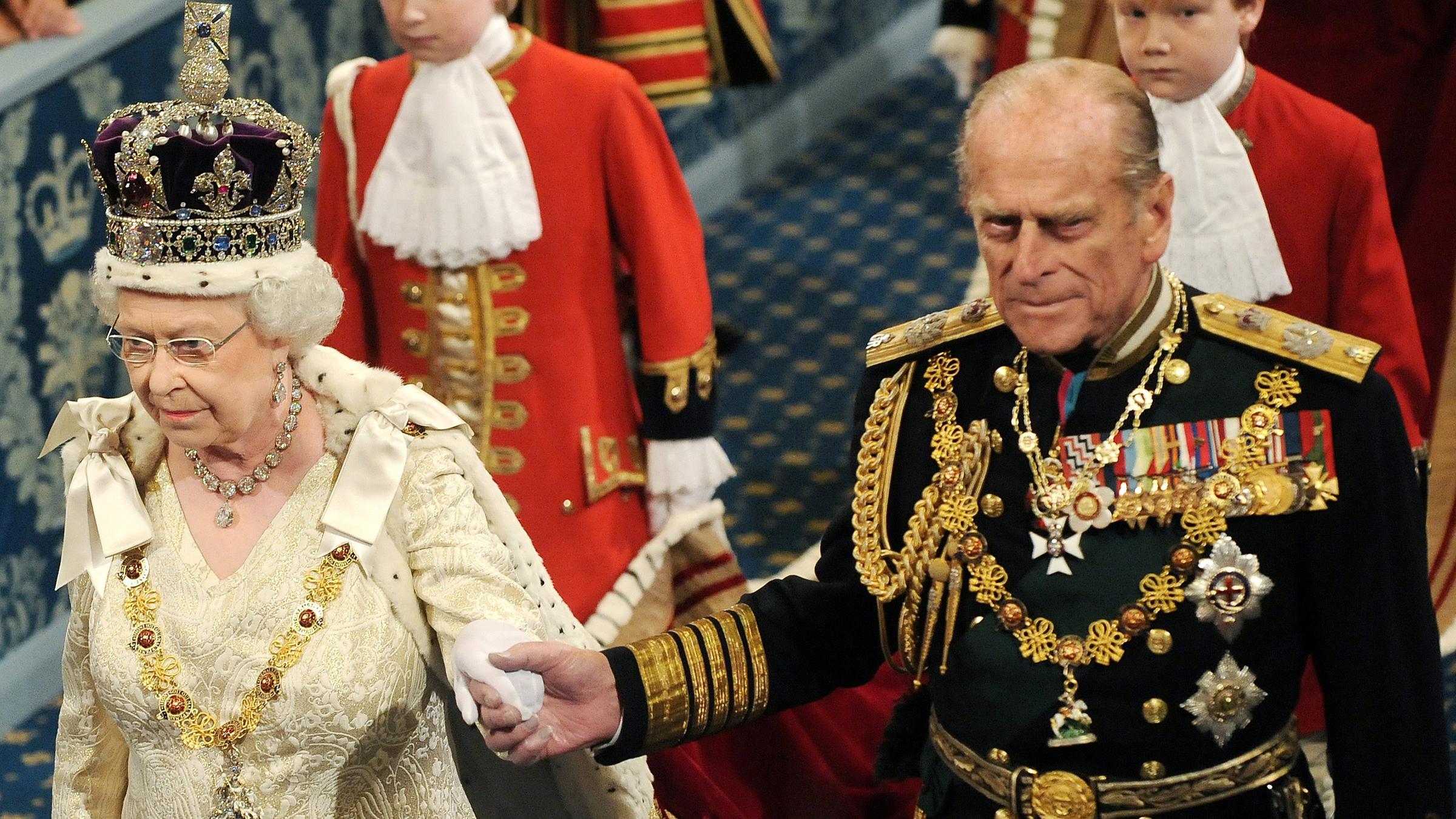 Prinz Philip Von England : 70 Hochzeitstag Die Queen Und Prinz Philip Stellen Verlobungsfoto Nach / Das gab der buckingham palast heute bekannt.