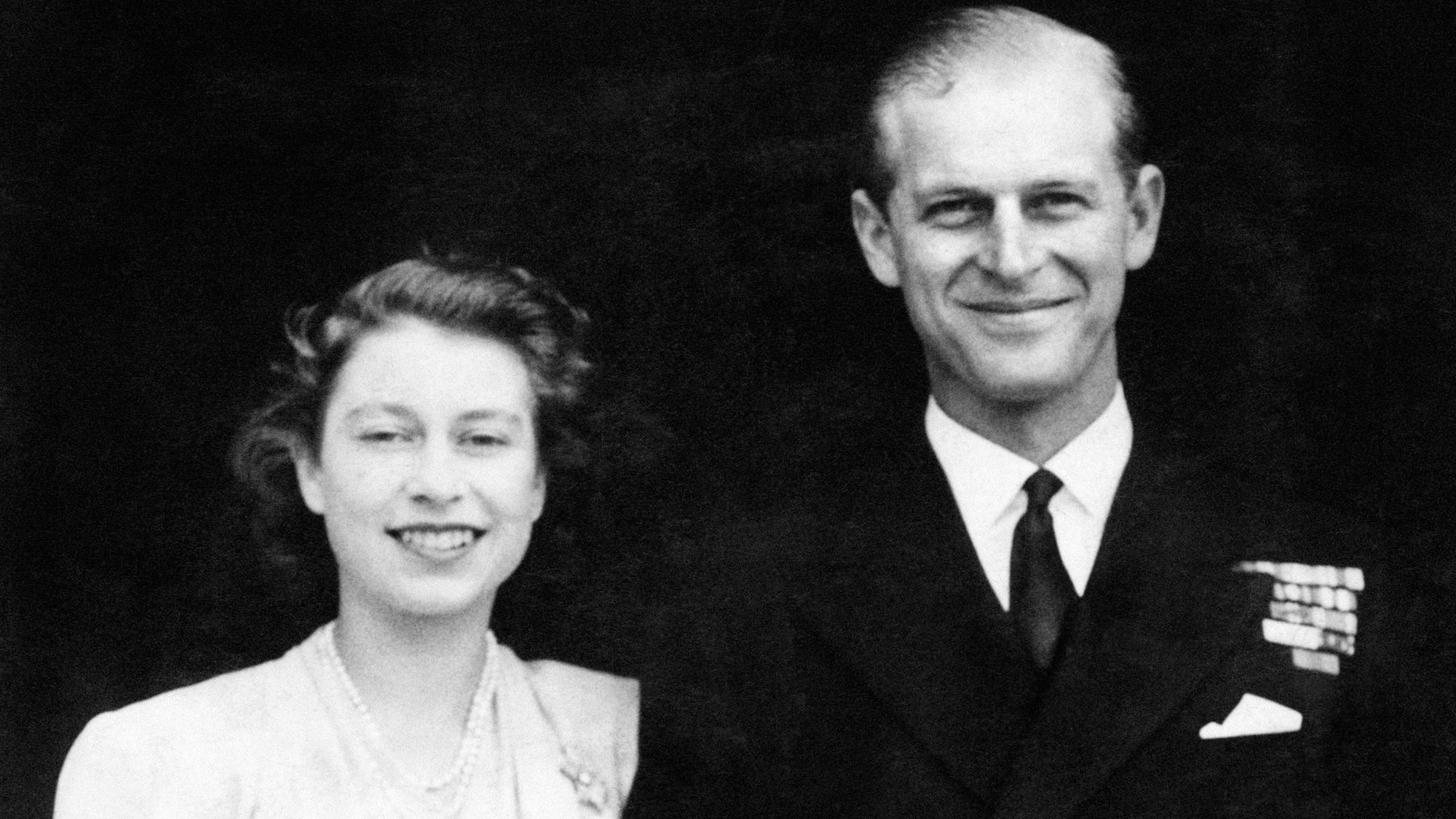 Wie alles begann: Am 10. Juli 1947 gaben die Kronprinzessin Elizabeth und der Marineoffizier Philip Mountbatten ihre Verlobung bekannt.