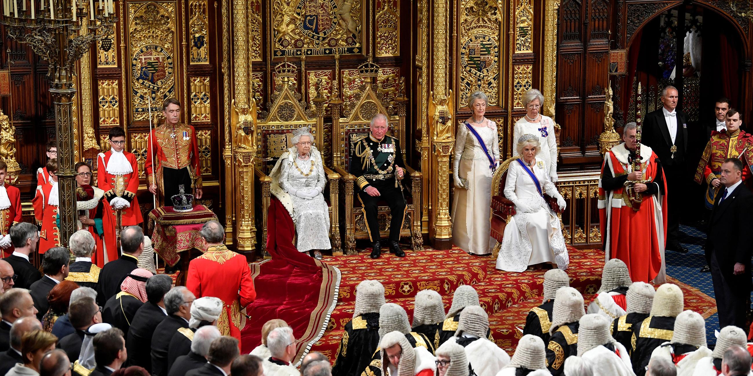 Die britische Königin Elisabeth II. zur feierlichen Parlamentseröffnung in London