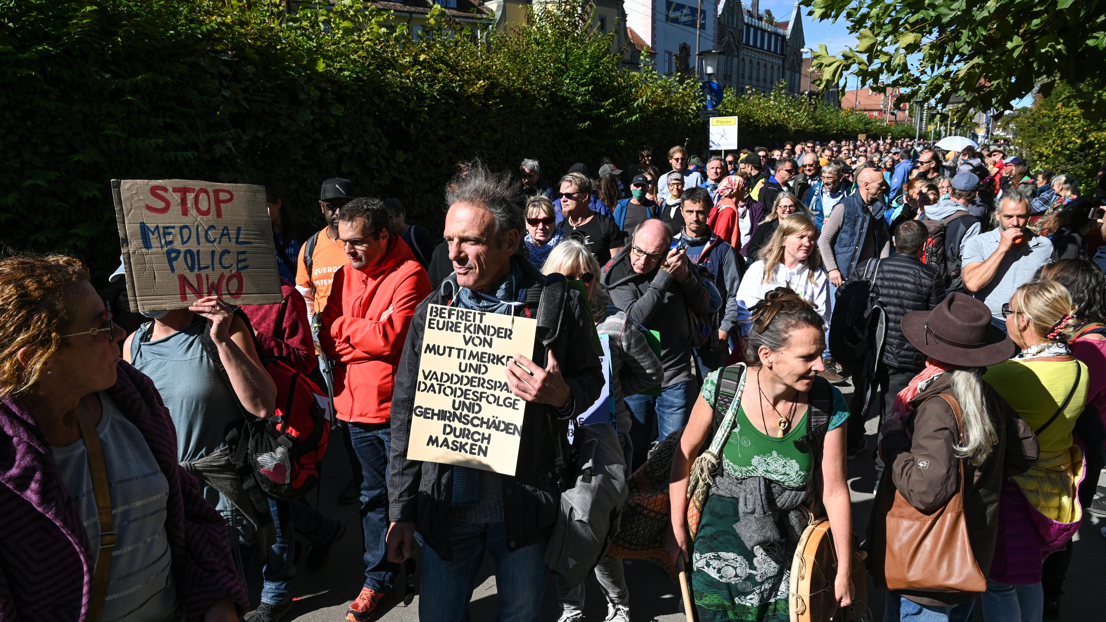 Querdenker demonstrieren in Konstanz