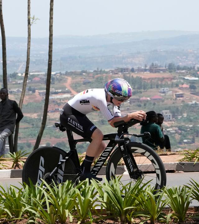 Die Deutsche Antonia Niedermaier startet beim Einzelzeitfahren der Frauen bei den Straßenrad-Weltmeisterschaften in Kigali.