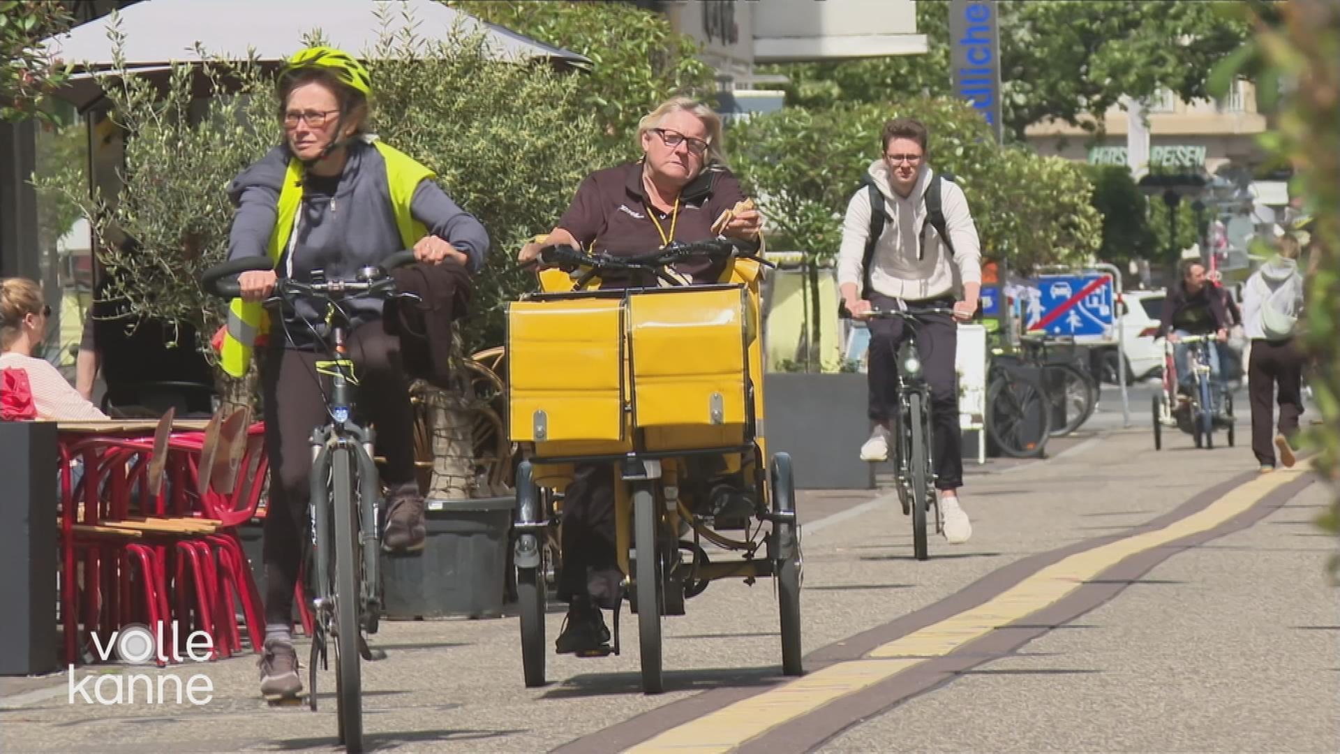 Radwege in Deutschland; Leute auf dem Rad unterwegs