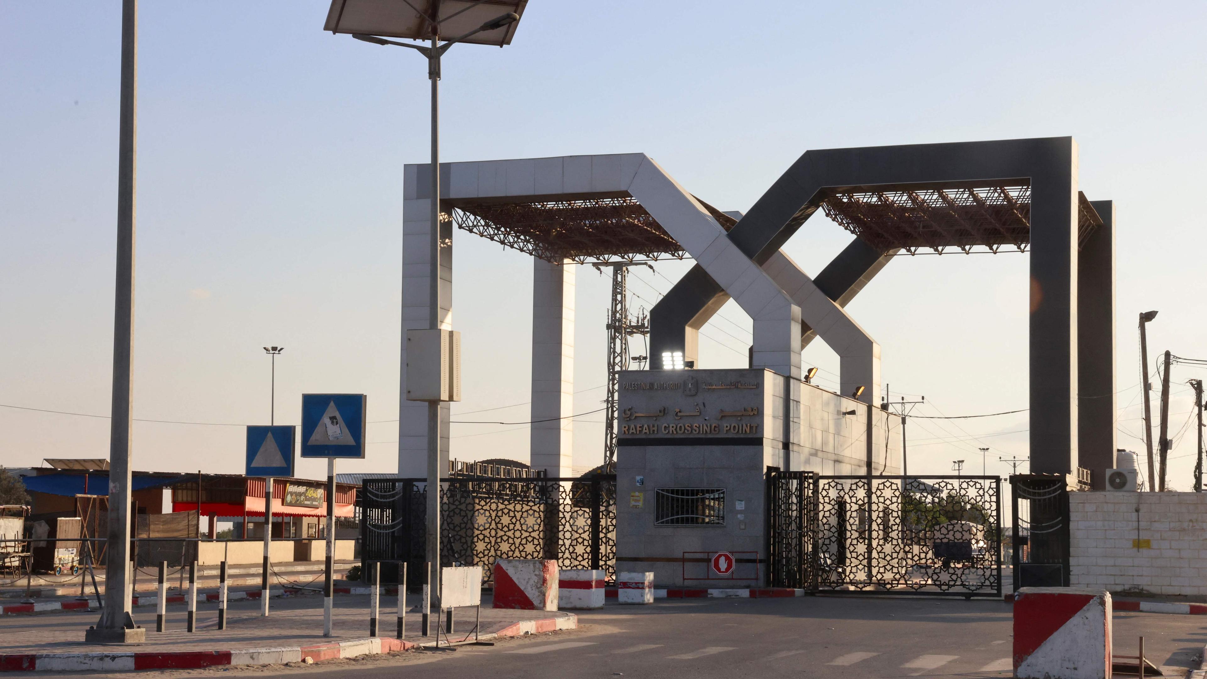 Geschlossene Tore des Grenzübergangs Rafah zu Ägypten