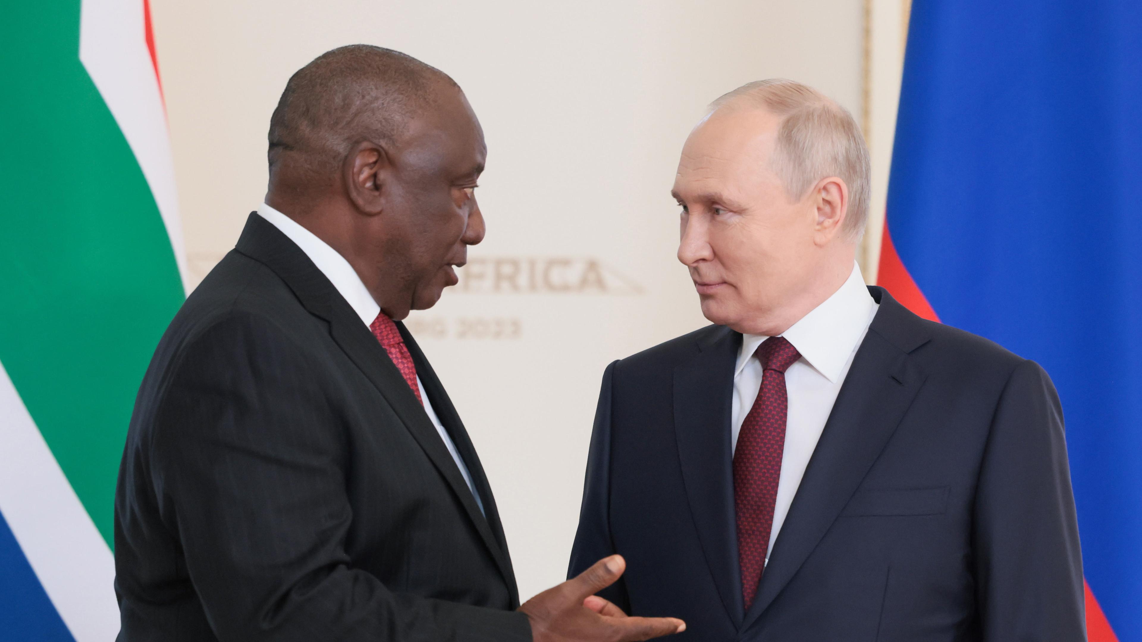 Südafrikas Präsident Cyril Ramaphosa und Russlands Präsident Wladimir Putin