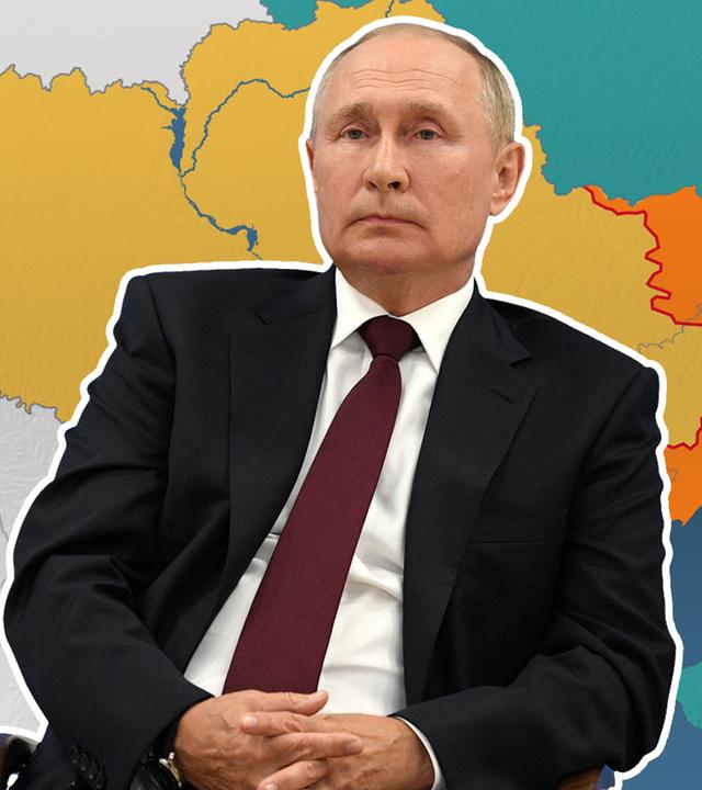 Mitte, Wladimir Putin mit gefalteten Händen, im Hintergrund eine Karte der Ukraine mit dem aktuellen Frontverlauf.