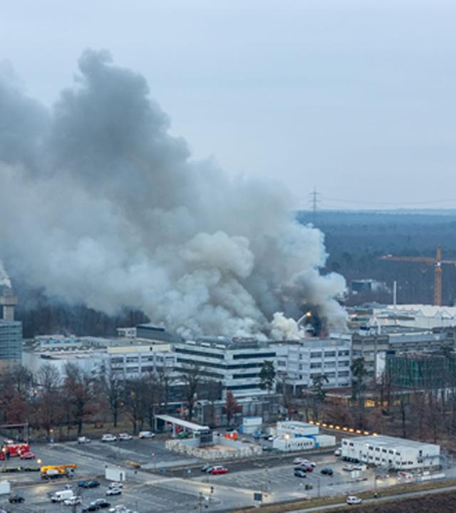 Riesige Rauchwolke über Darmstadt