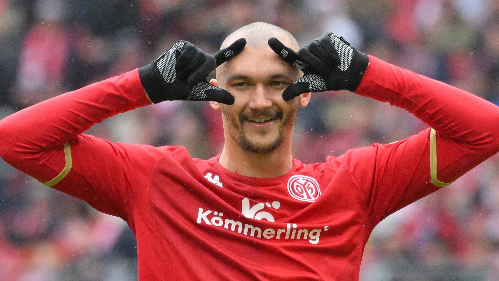 Ludovic Ajorque (1. FSV Mainz 05) erzielt das 0:2.