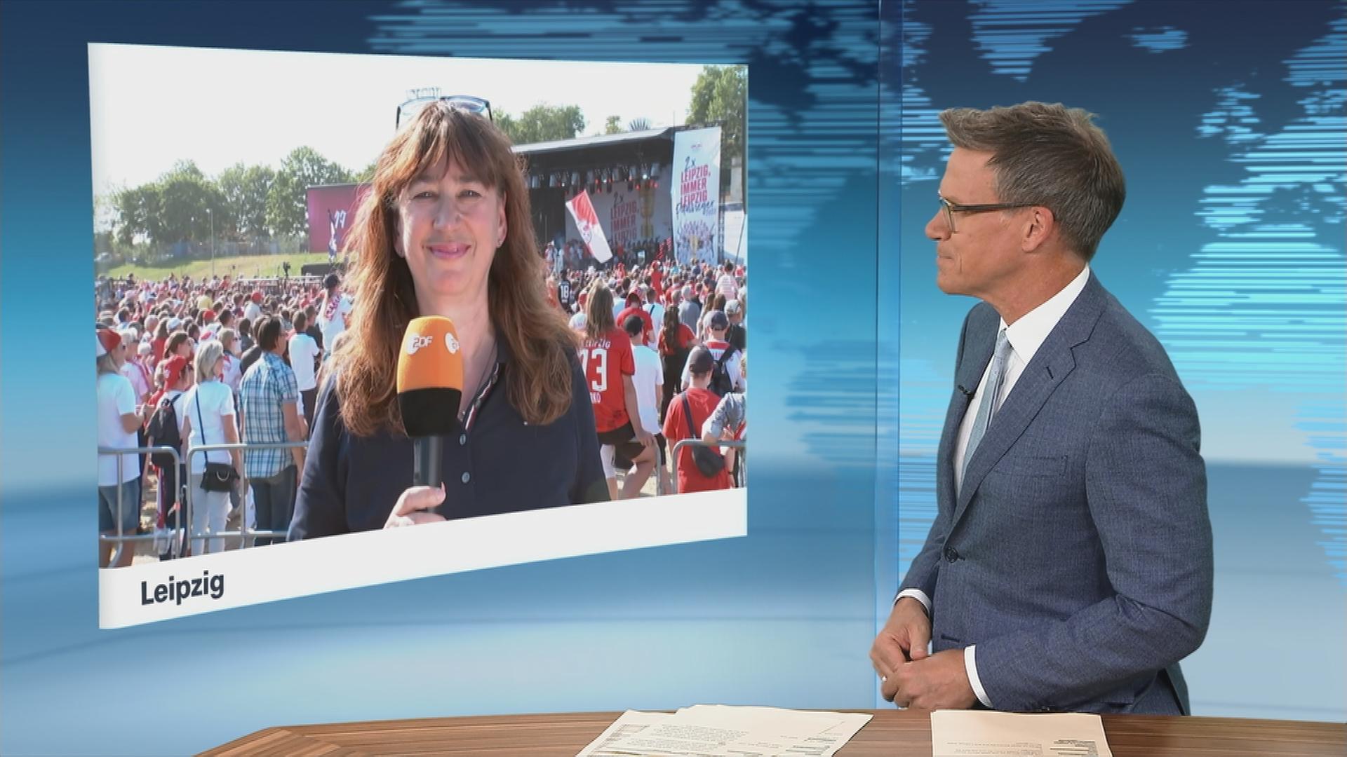 ZDF-Reporterin Steffi Moritz-Möller berichtet in Leipzig.