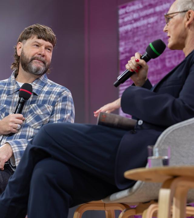 Rea Garvey zu Gast bei Bärbel Schäfer auf der Literaturbühne von ARD, ZDF und 3sat. 