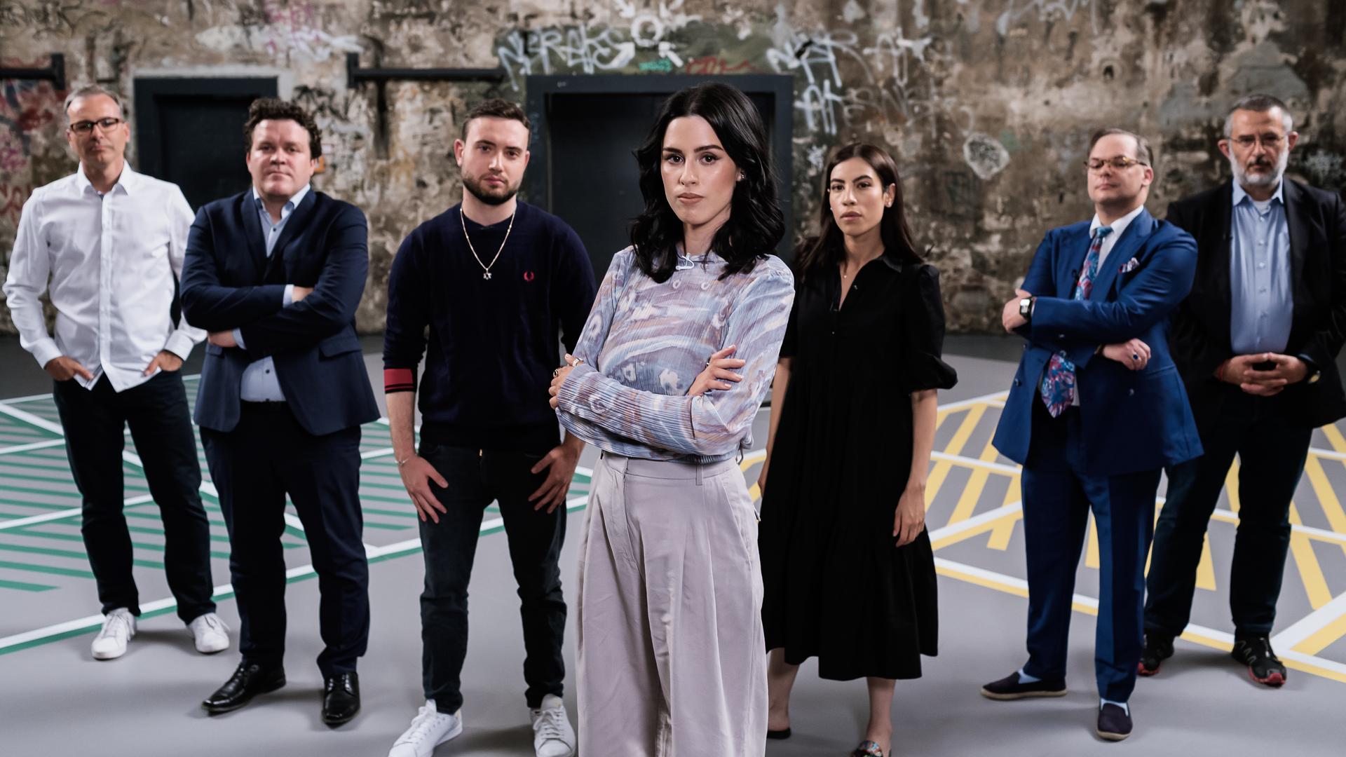 Salwa Houmsi mit Gästen