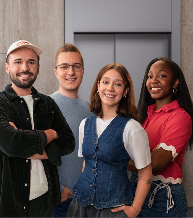 Vier Volontäre des ZDF nebeneinander