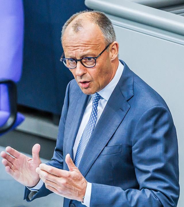 Bundeskanzler Friedrich Merz vor dem Bundestag