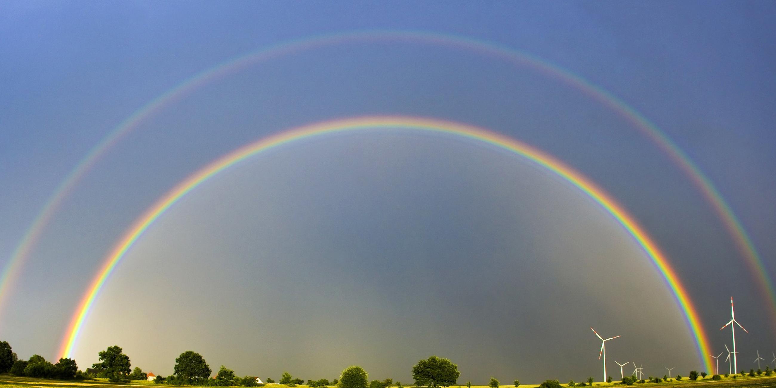 Ein doppelter Regenbogen in Brandenburg, aufgenommen am 13.06.2008