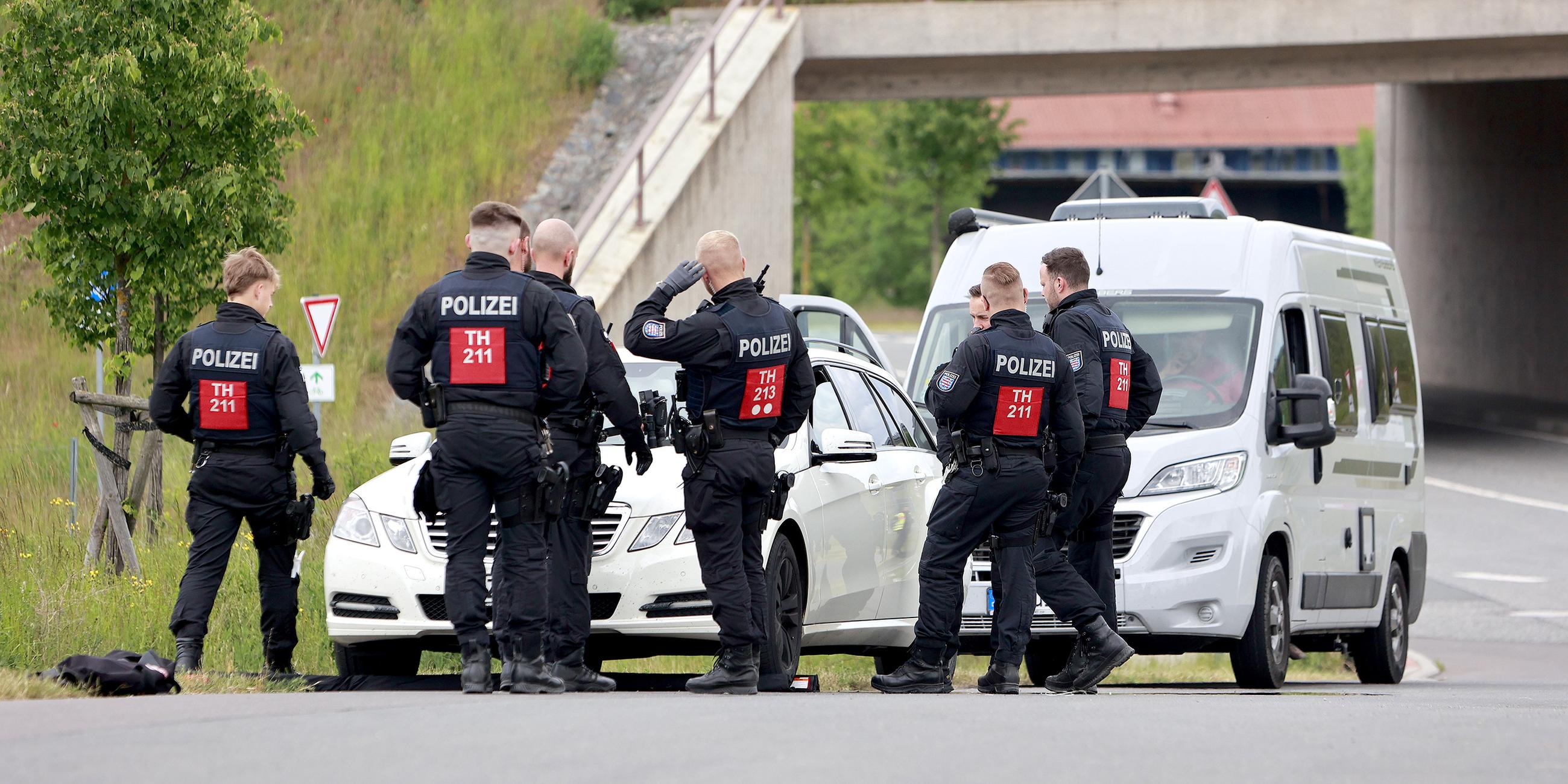 Polizeikontrolle bei einem mutmaßlichen Reichsbürgertreffen in Worbis, Thüringen