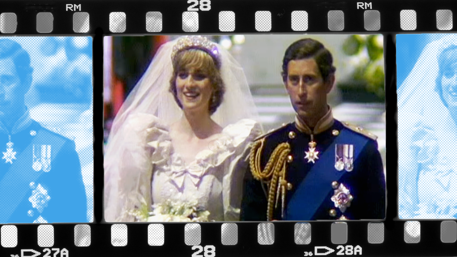 König Charles und Prinzessin Diana grüßen nach ihrer Trauung vom Balkon des Buckingham Palast