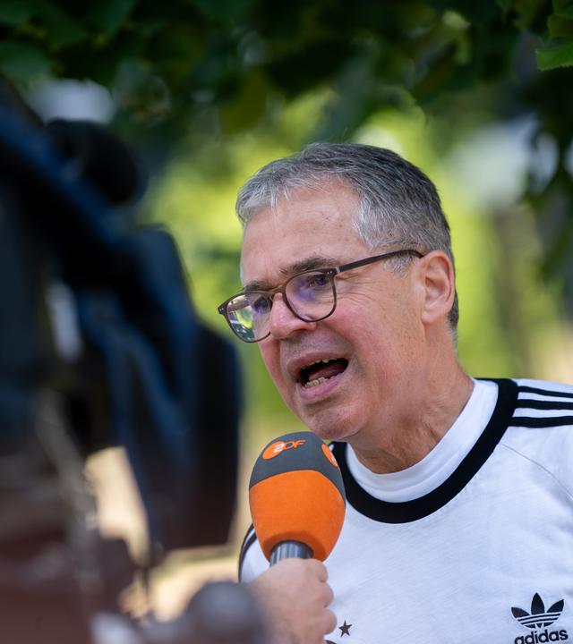 Andreas Rettig, DFB-Geschäftsführer Sport gibt dem ZDF ein Interview.