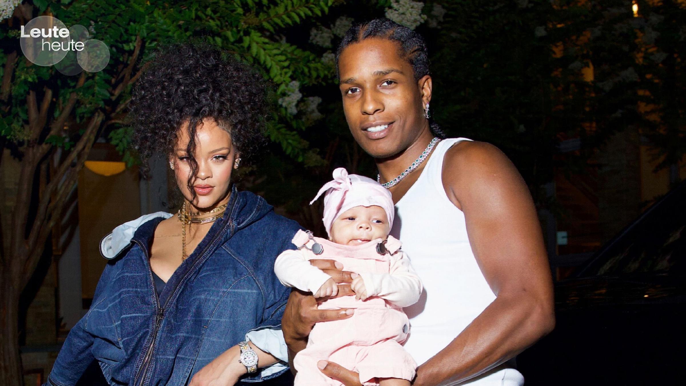 Rihanna und ASAP Rocky zeigen erstmals ihr Baby.