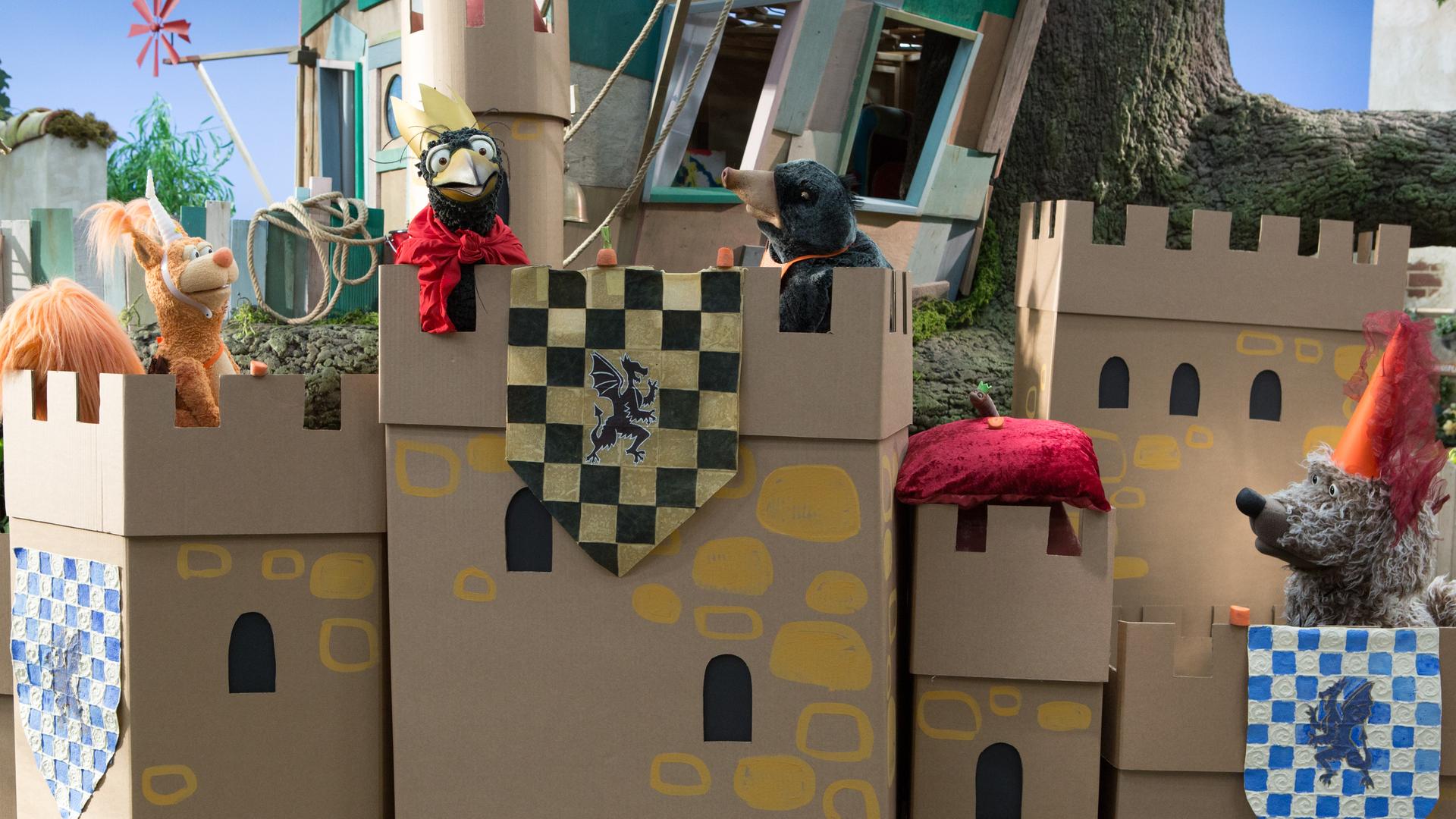 Rabe Rudi, Hund, Eichhörnchen, Maulwurf auf der Ritterburg