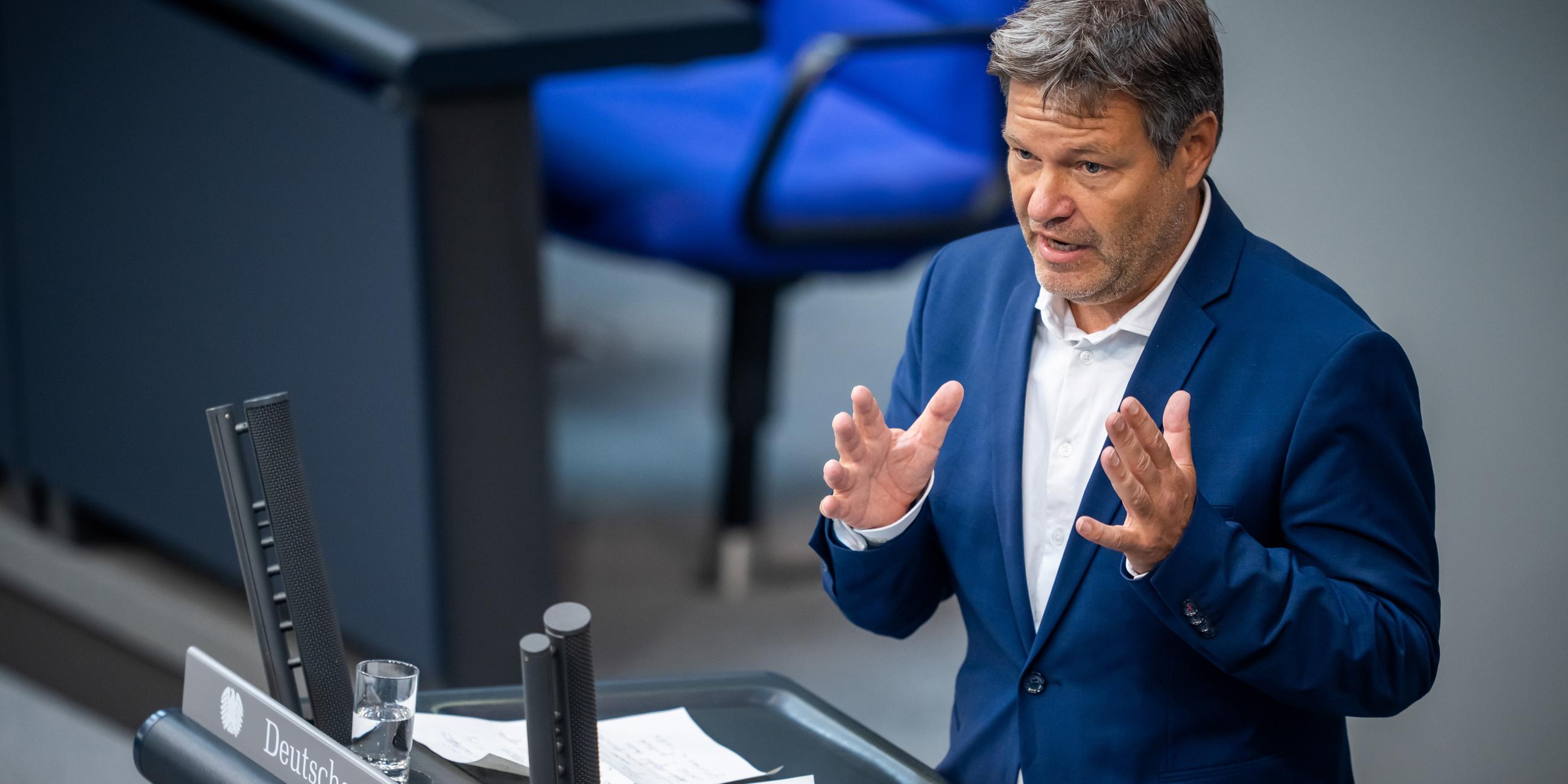 Robert Habeck spricht im Bundestag
