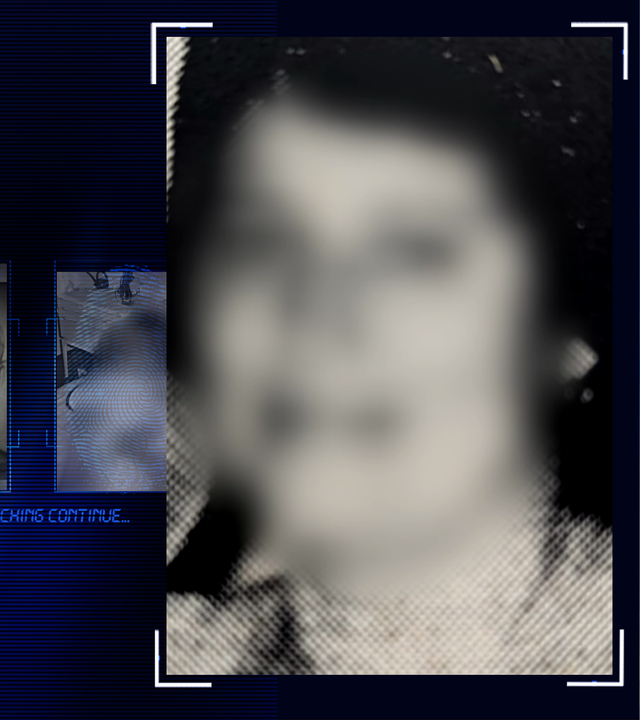 Foto des Opfers. Das Gesicht wurde im Bild technisch verfremdet. Links daneben: Lichtschematische Darstellung eines Fingerabdrucks.