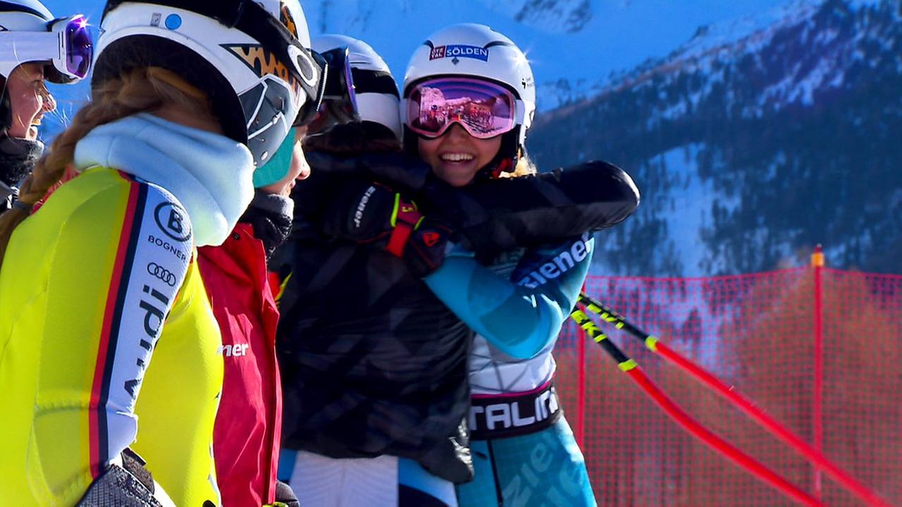Romy Ertl erfolgreich bei einem Ski-Rennen.