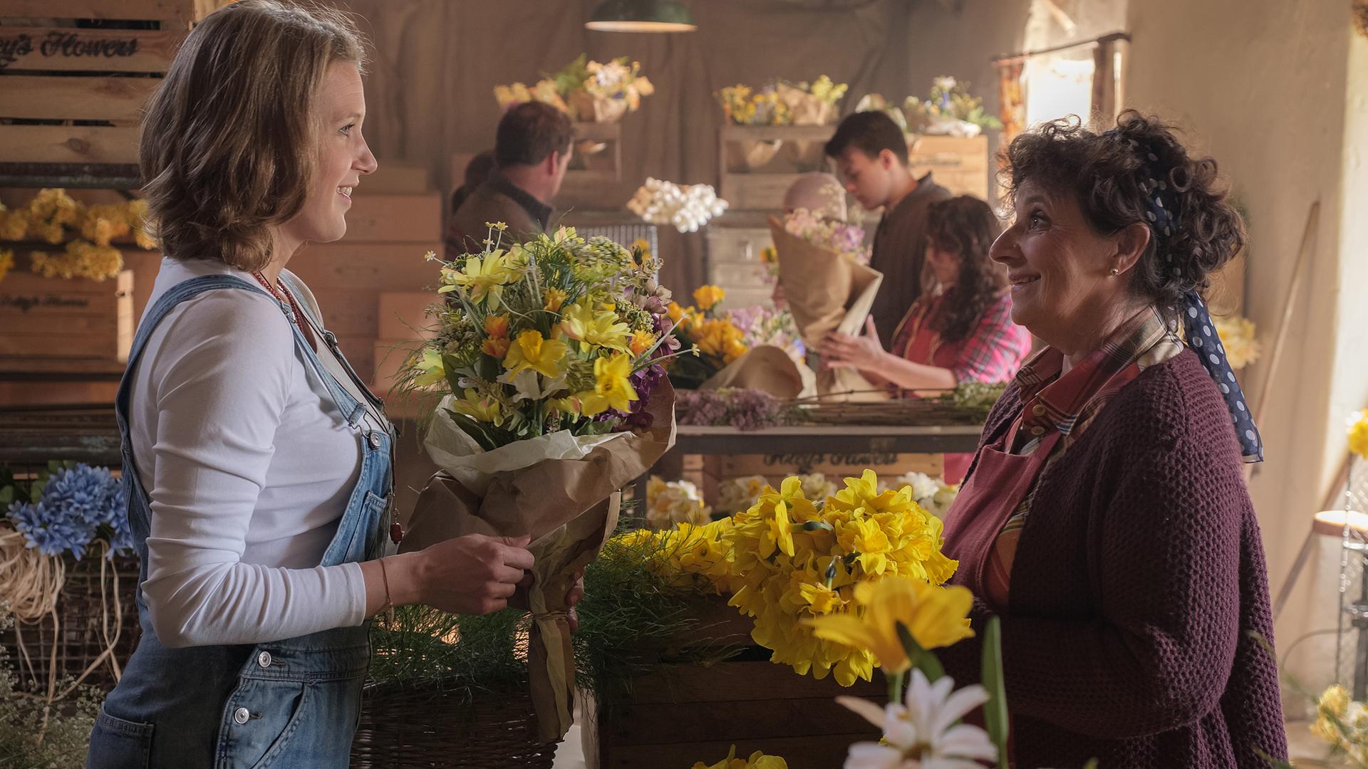 Amy (Eva-Maria Grein von Friedl) und Jenny (Monika Baumgartner) 