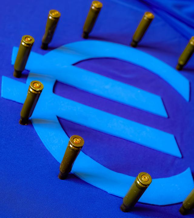 Europa Flagge mit Patronen für Munition