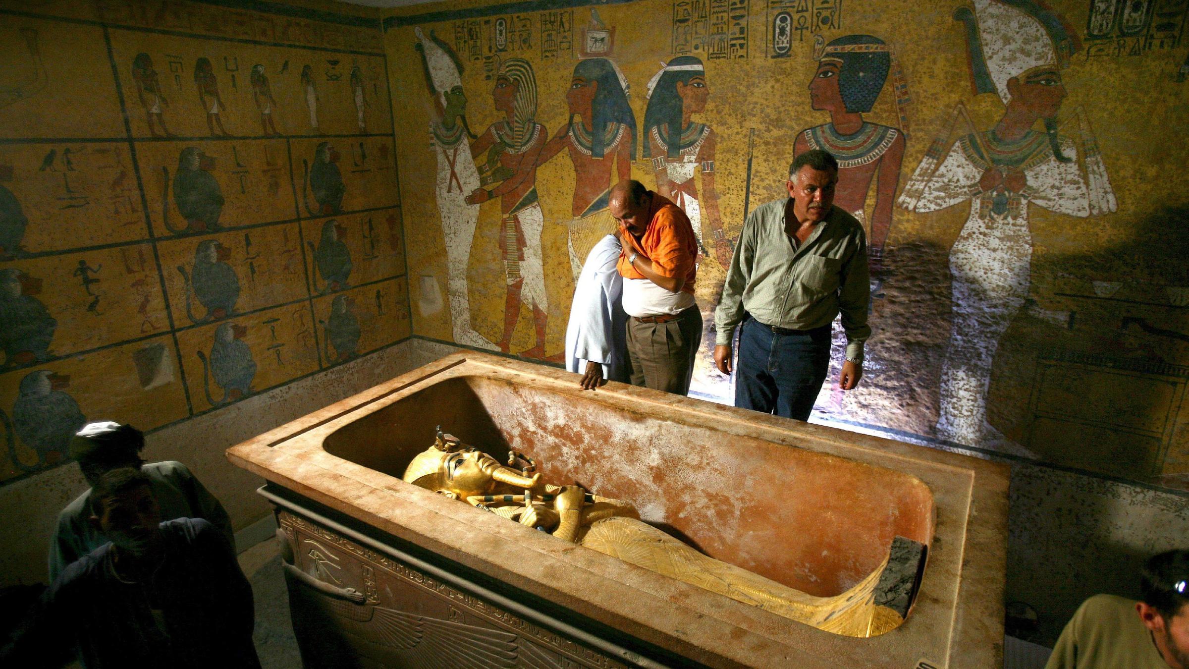 В каком музее лежит. Фараон Тутанхамон Гробница. Фараон Тутанхамон гроб. Гробница фараона Тутанхамона. Гробница Тутанхамона в Египте.