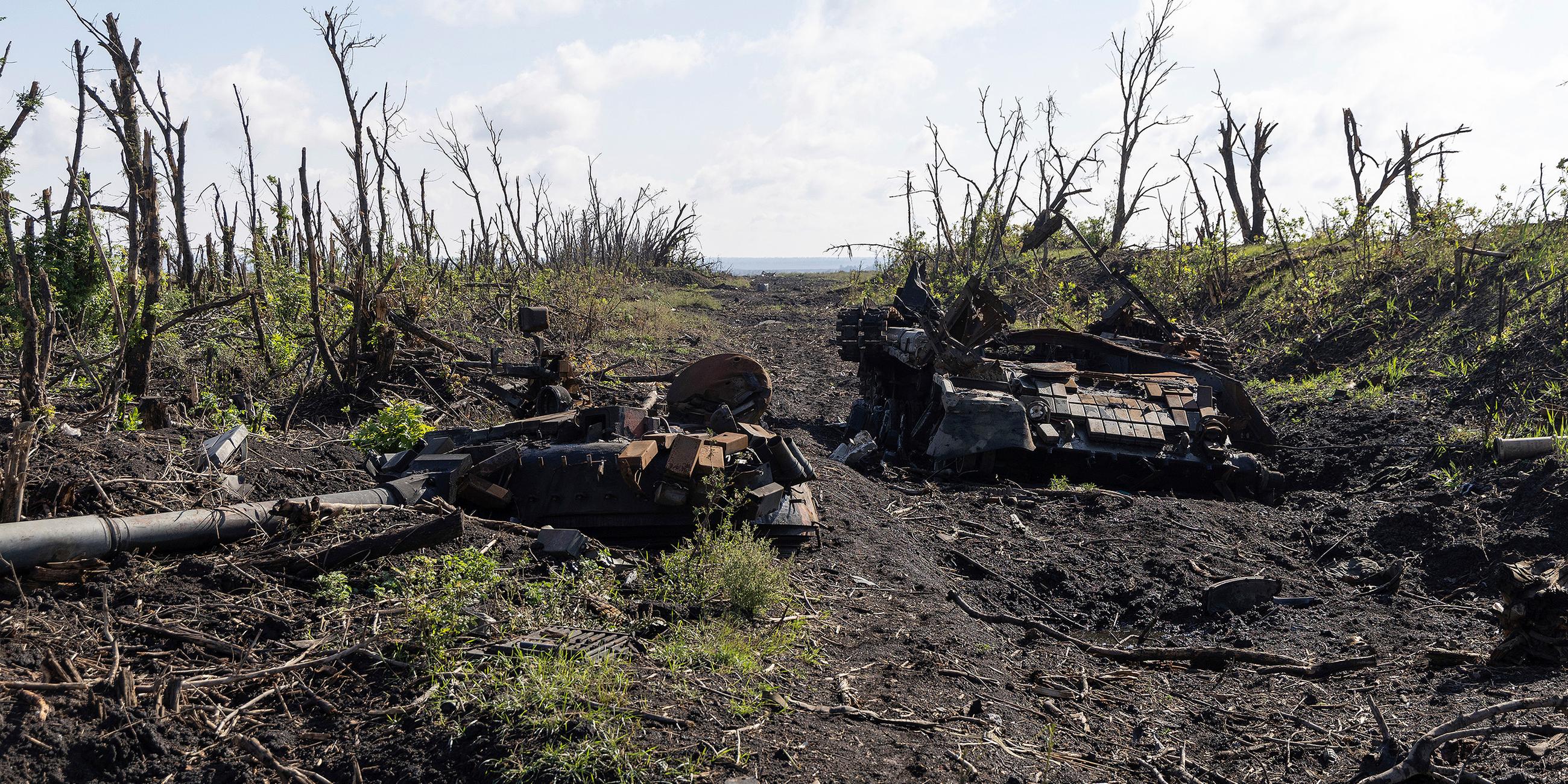 Zerstörter russischer Panzer bei Andriivka, Ukraine