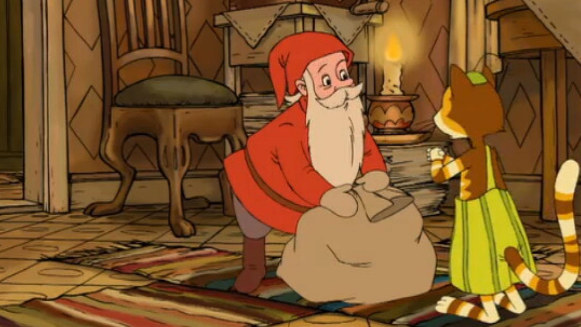 Auf dem bunten Teppich in einem gemütlichen Wohnzimmer steht ein kleiner Weihnachtsmann mit roter Mütze und langem, weißen Bart. Er hat einen großen Sack dabei. Findus steht vorfreudig vor ihm.