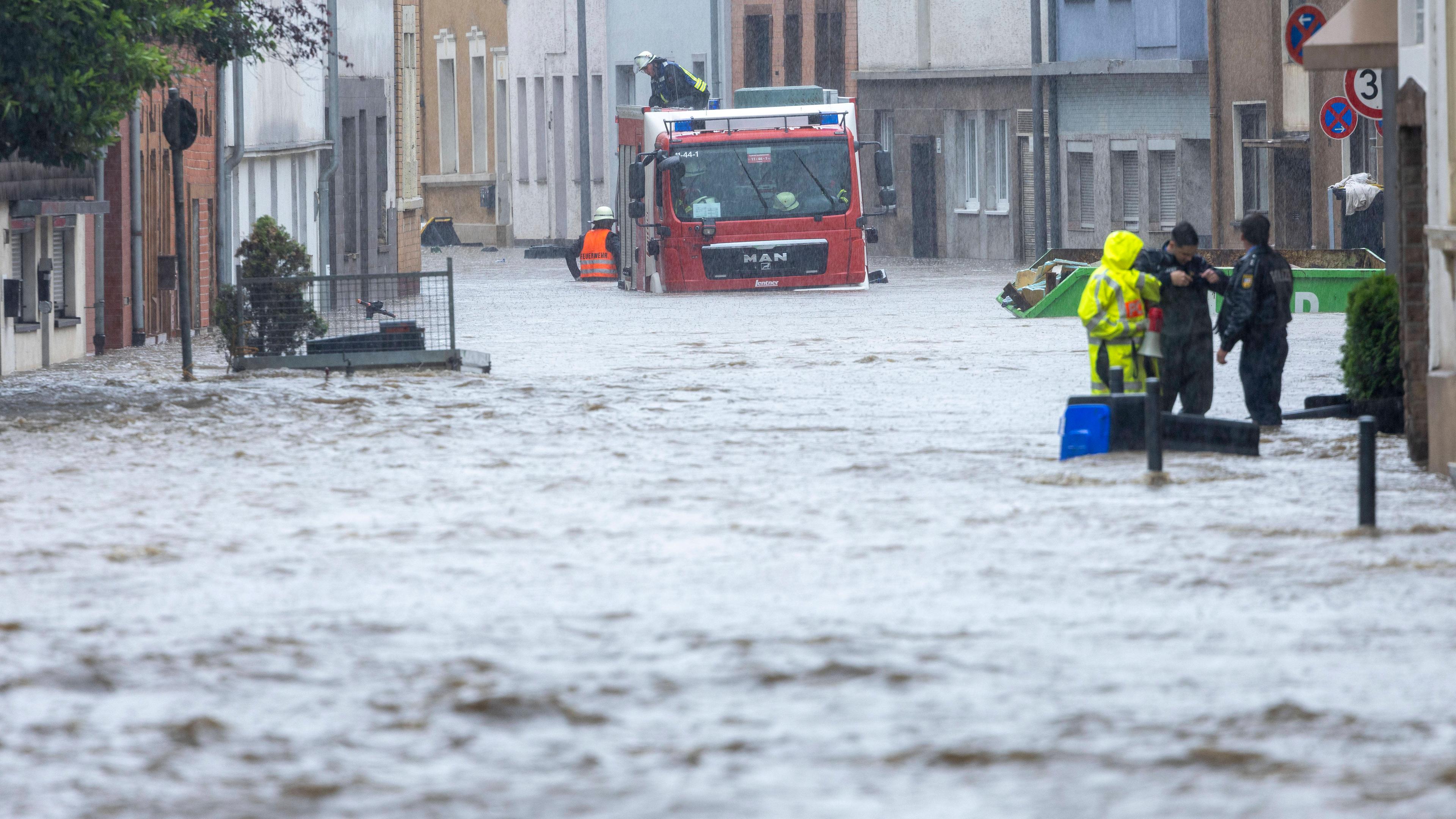 Saarland: Anhaltenden Regenfälle lassen Flüsse anschwellen.
