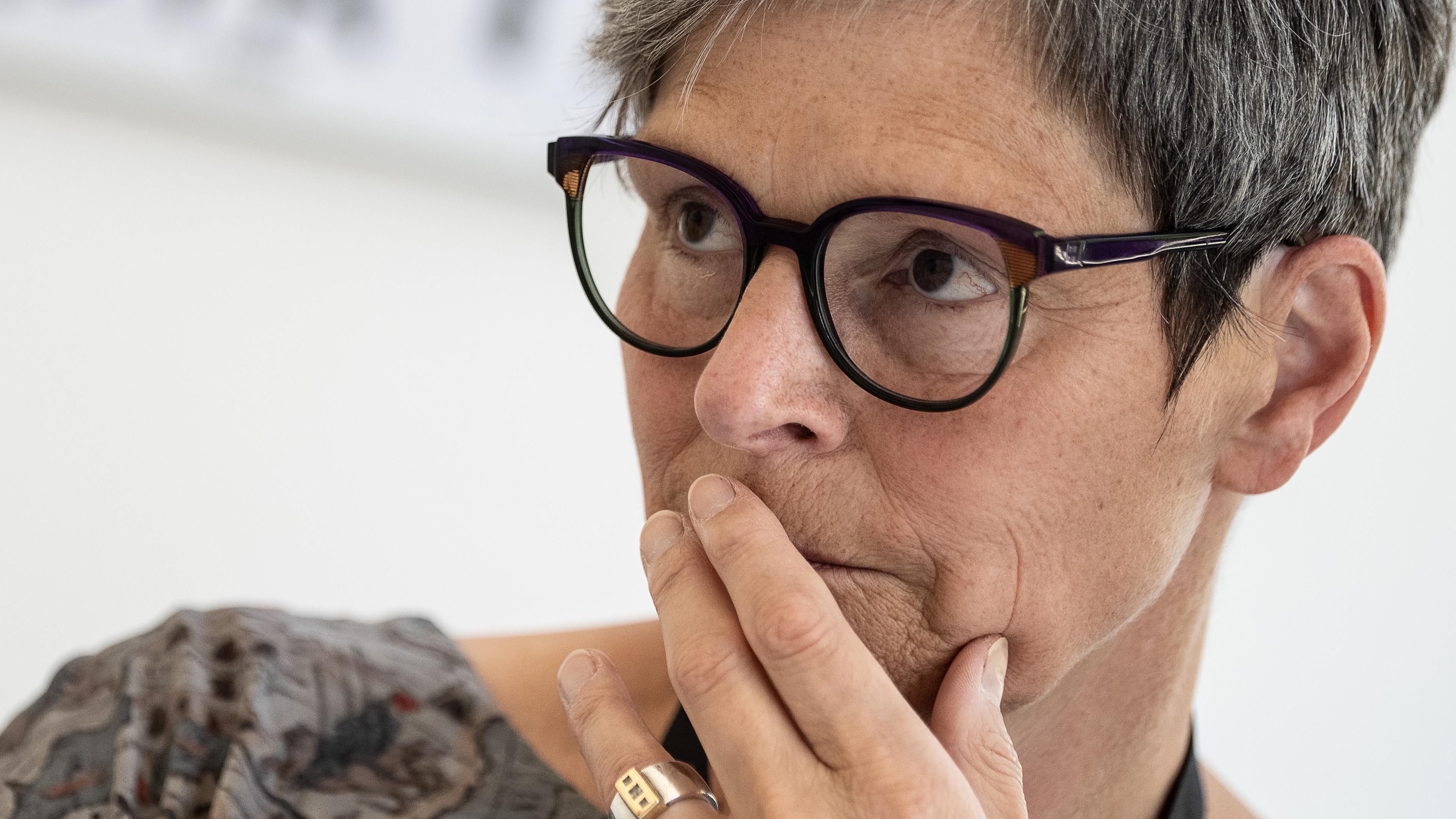 Hessen, Kassel: Sabine Schormann, Generaldirektorin der documenta und des Museums Fridericianum, spricht bei einem Interview.