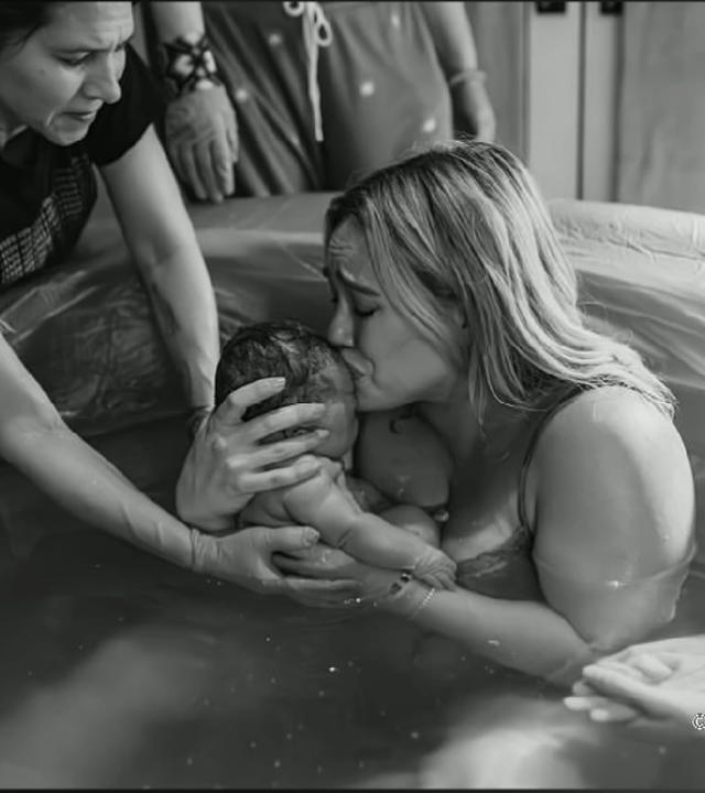 Hilary Duff mit Baby bei Wassergeburt
