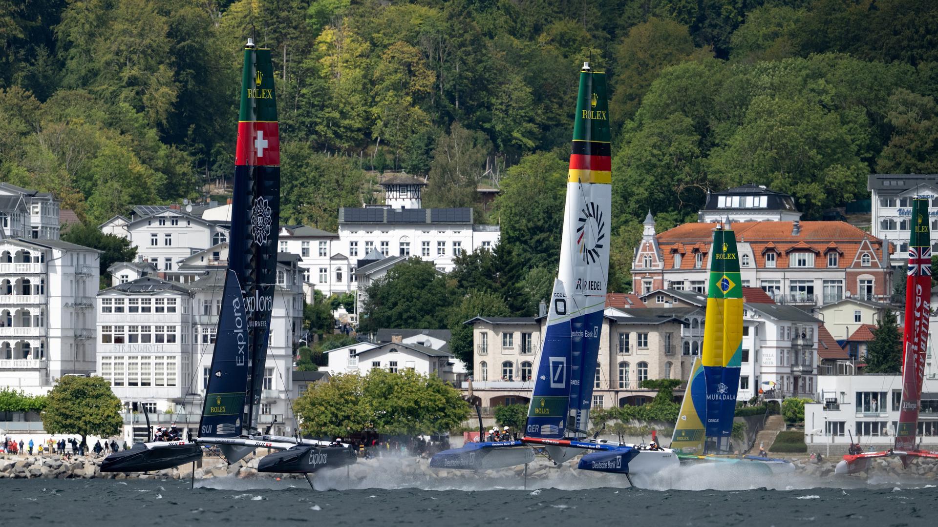 SailGP vor der Kulisse von Sassnitz