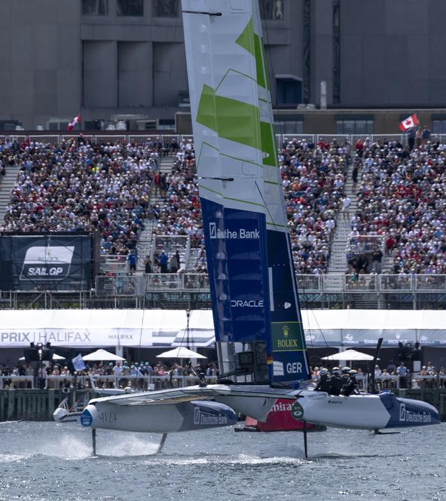 Beim SailGP in Halifax sind die Katamarane der deutschen, italienischen und neuseeländischen Nationalteams zu sehen