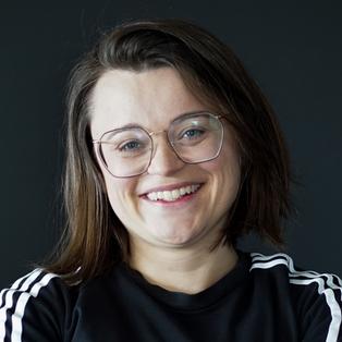 Porträt der ZDF-Redakteurin Sara Günter