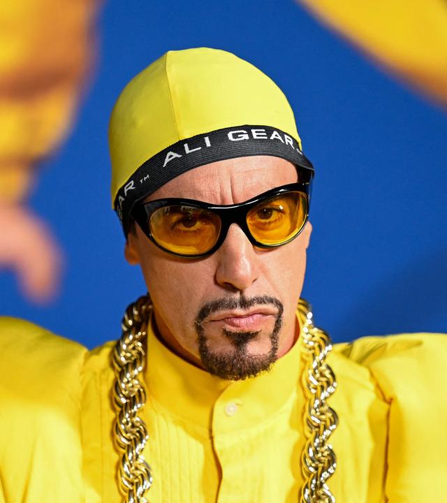 Auf dem Bild zu sehen ist: Der englische Schauspieler und Komiker Sacha Baron Cohen, hier als seine satirische fiktive Figur Ali G verkleidet, bei der Premiere von Amazon MGM Studios "Ali G: Who Iz I?"