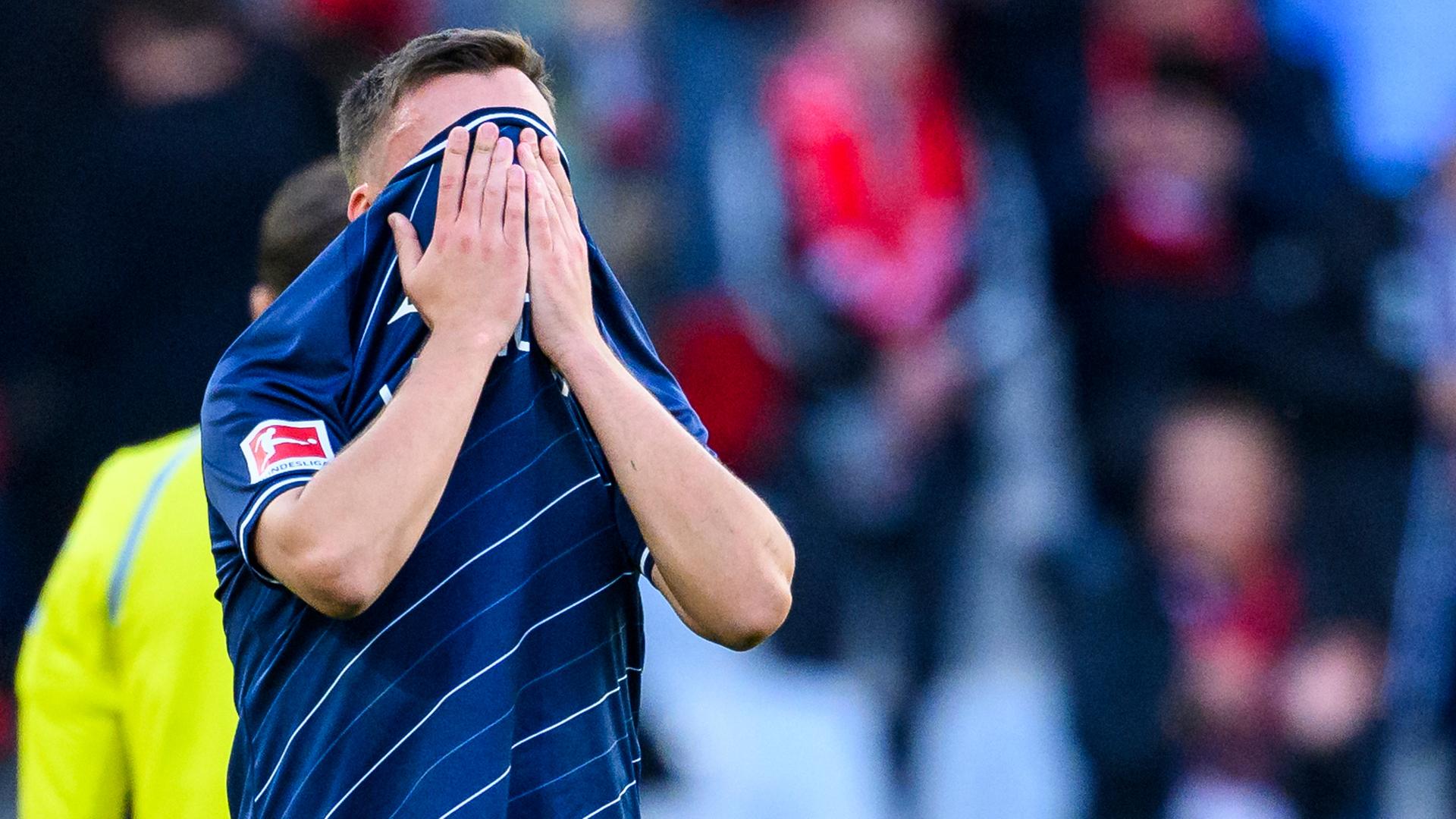 Bochums Philipp Förster reagiert nach dem Spiel unzufrieden.