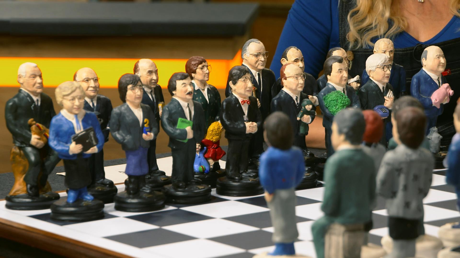 Schachspiel mit Politiker-Figuren