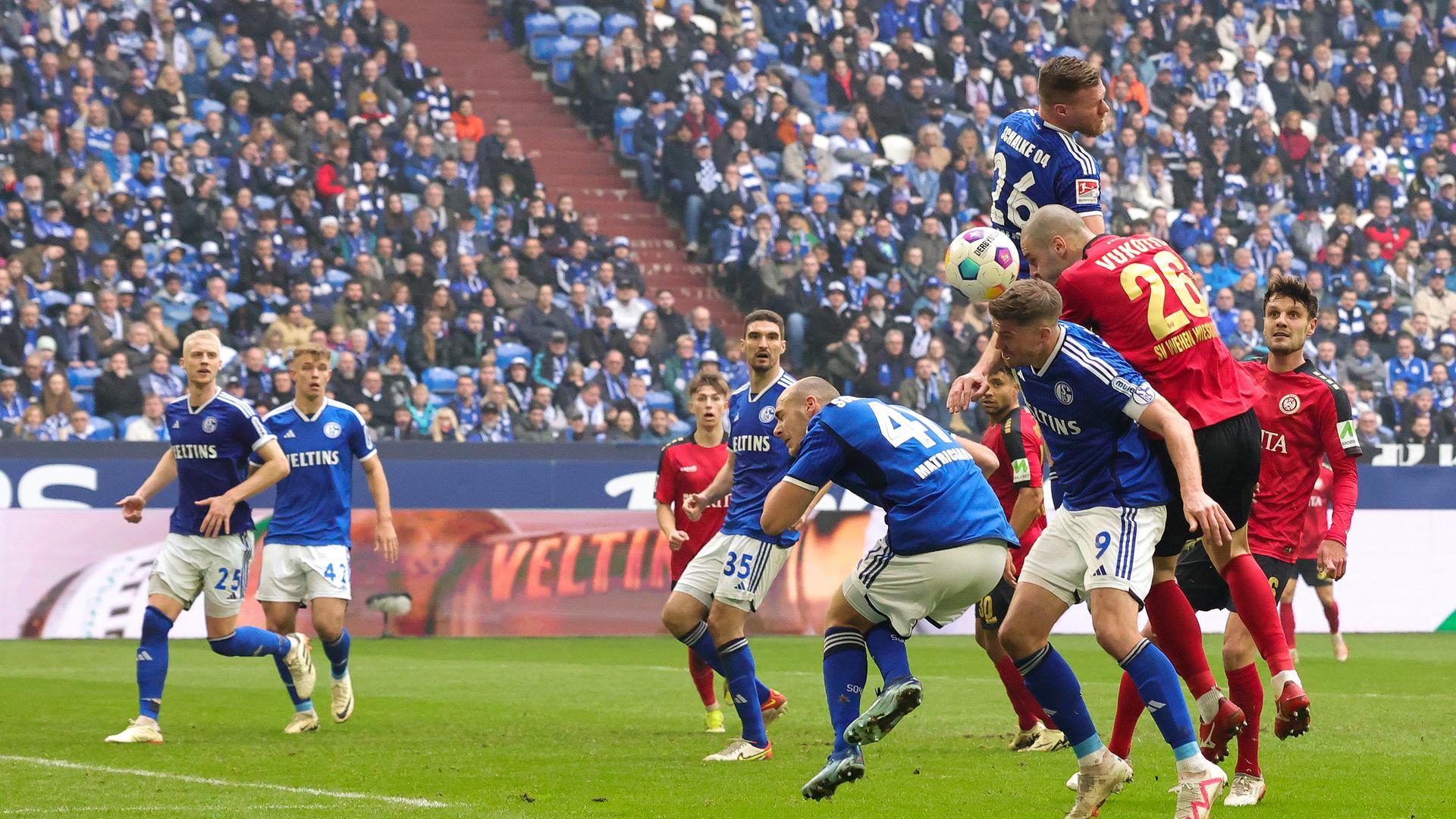 1:0 - Simon TERODDE gegen gegen VUKOTIC