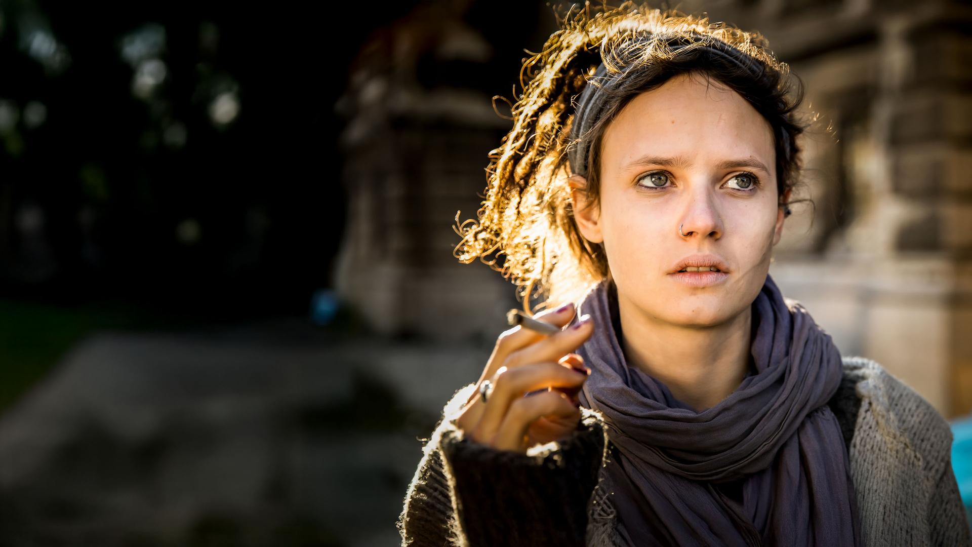 Porträtaufnahme der Obdachlosen Katinka (Jana McKinnon).