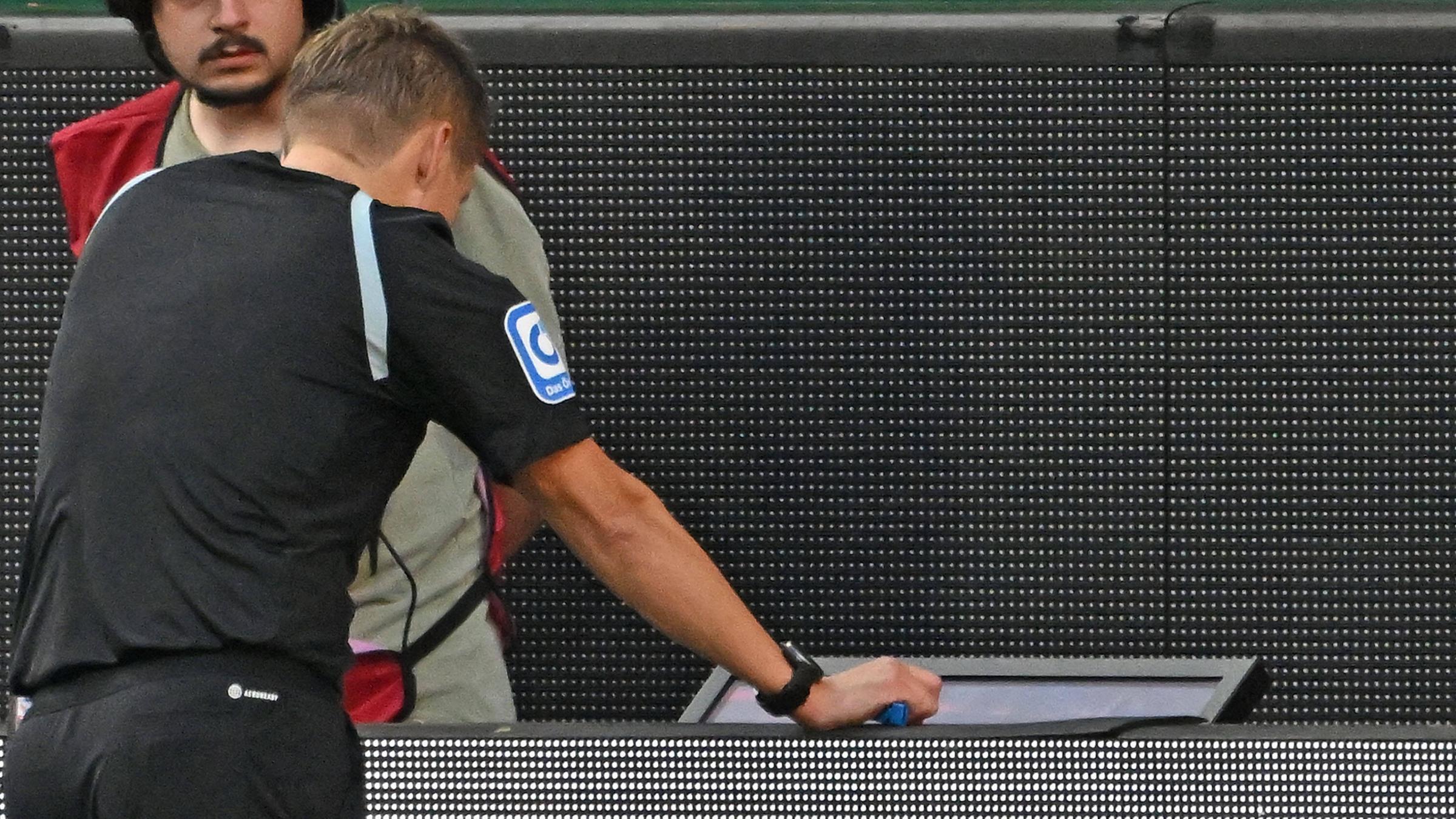 DFB räumt vier Schiedsrichter-Fehlentscheidungen ein