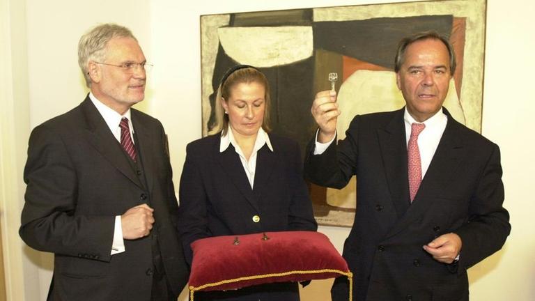 Intendant Prof. Dr. Dieter Stolte übergibt Schlüssel an Nachfolger Prof. Markus Schächter