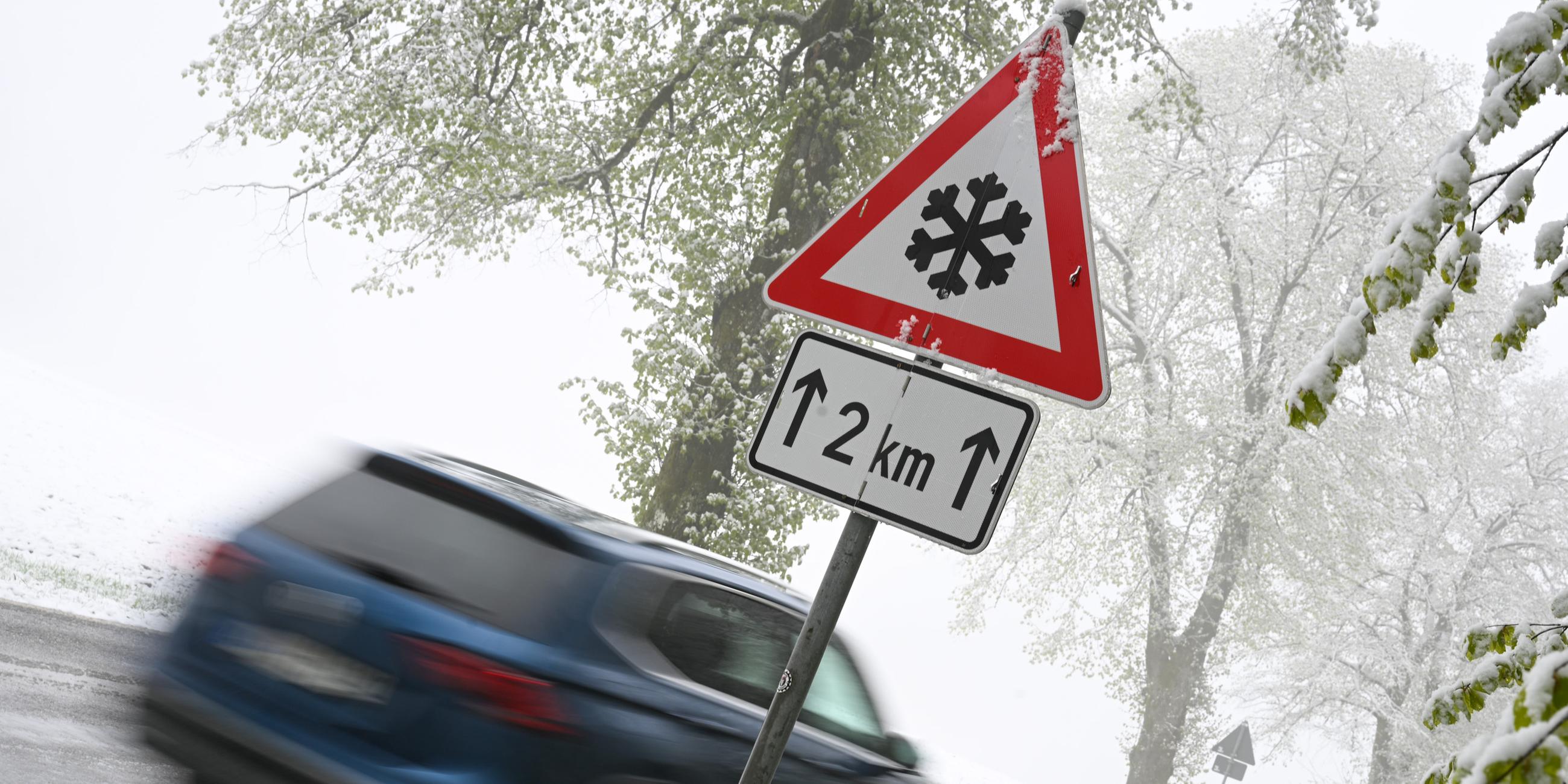 Schnee und Frost auf den Straßen in Baden-Württemberg