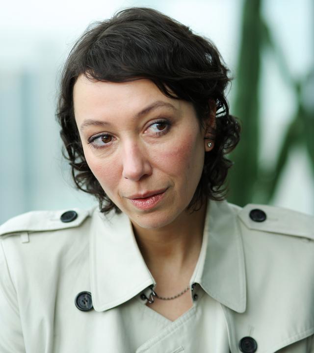 Ursula Strauss (Angelika Schnell).