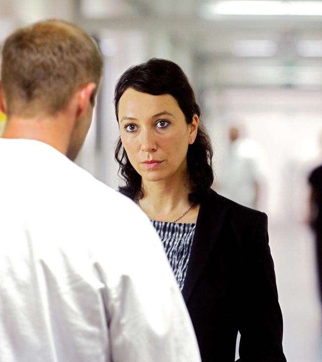 Alex Linhardt (Dr. Lechner), Ursula Strauss (Angelika Schnell).